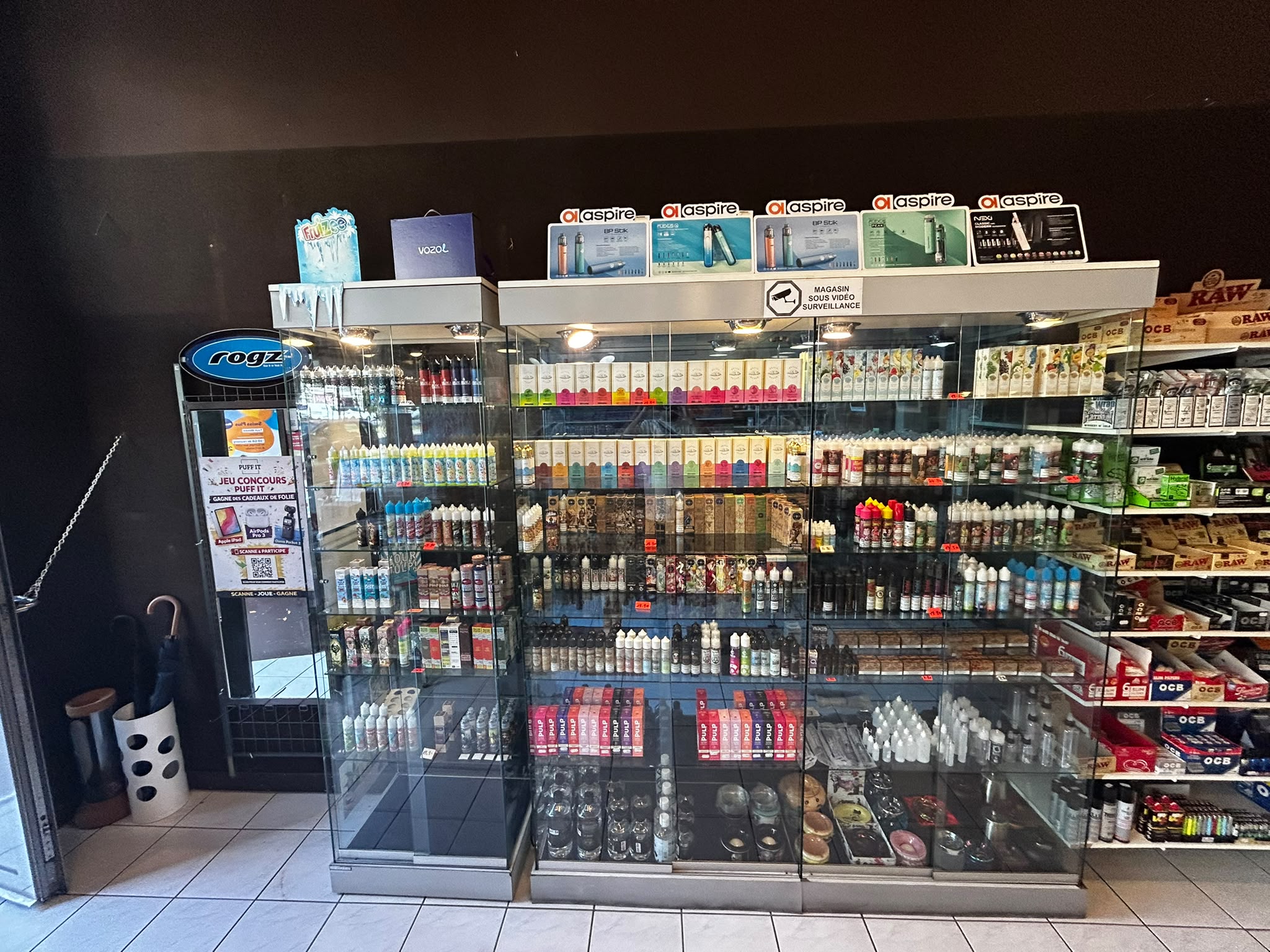 Intérieur du magasin Casa Smoke